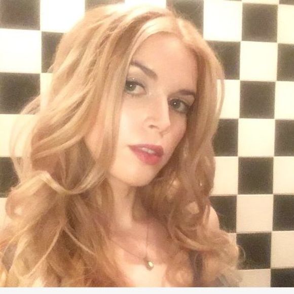 Meet your Posher, Sarah - Picture 1 of 1